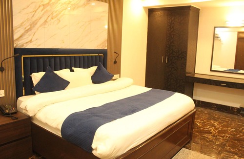 Hauz Khas Hotel | Hotel Shyama International