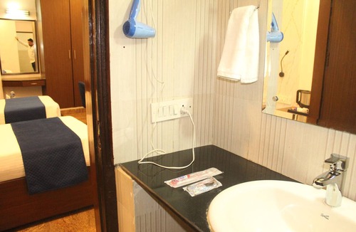 Hauz Khas Hotel | Hotel Shyama International