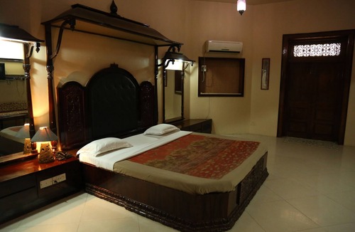 Navarangpura Gam Hotel | Hotel Siddhartha Palace