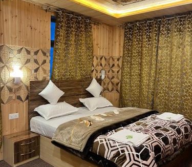Aru Valley Hotel | Hotel Snow Crust