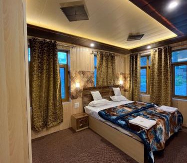 Aru Valley Hotel | Hotel Snow Crust