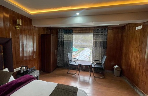 Sonamarg Hotel | Hotel Sounsar and Restaurant