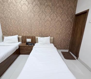 Akola Hotel | Hotel SR Executive, Akola
