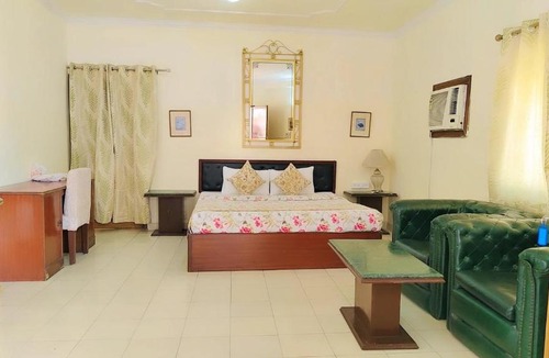 Sindhi Camp Hotel | Hotel Sugan Niwas Palace