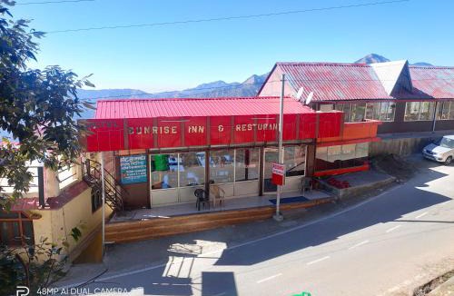 Sakalana Range Hotel | Hotel Sunrise Inn & Restaurant, Kanatal