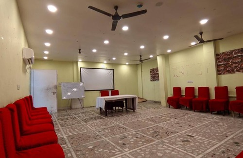 Varanasi Hotel | HOTEL SWARNA PALACE