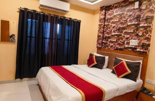 Varanasi Hotel | HOTEL SWARNA PALACE