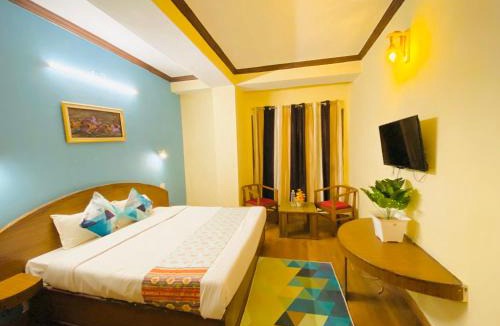 Taradevi Hotel | Hotel Tara INN with terrace and mountain view