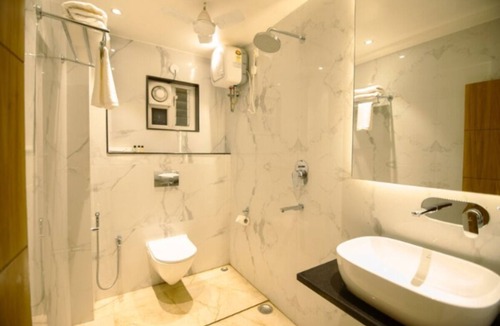 Chinar Park Hotel | Hotel Teesta Stays Kolkata