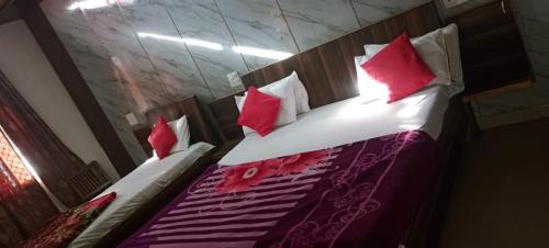 Sector 45 Hotel | Hotel The Amron 45