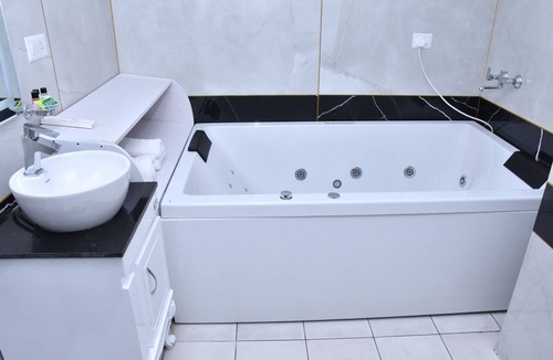 Sidhpur Hotel | Hotel The Crown