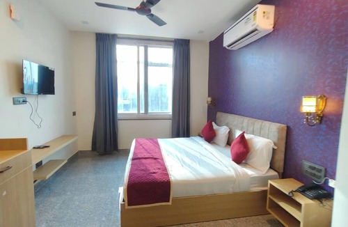 Achrol Hotel | Hotel The Crown Prince