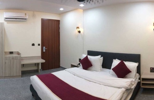 Achrol Hotel | Hotel The Crown Prince