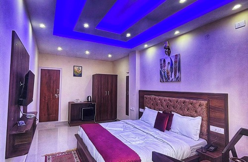 Shimla Hotel | Hotel The Luxeblue Shimla Mountain View