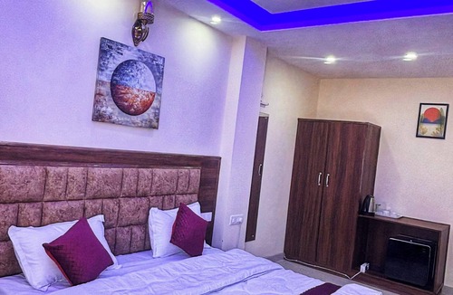 Shimla Hotel | Hotel The Luxeblue Shimla Mountain View