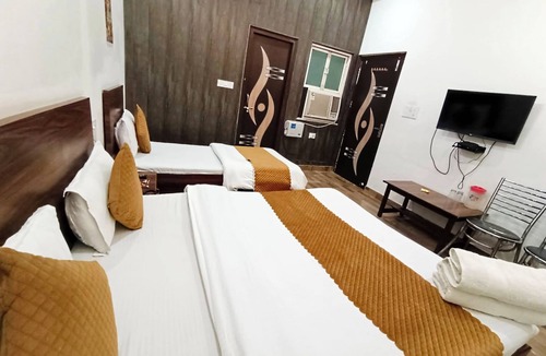Vrindavan Hotel | Hotel The NV Grand Palace Vrindavan