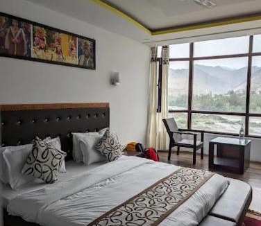 Kargil Hotel | Hotel The White Castle Kargil