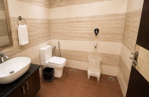 Mansarovar Hotel | Hotel The White Tulip