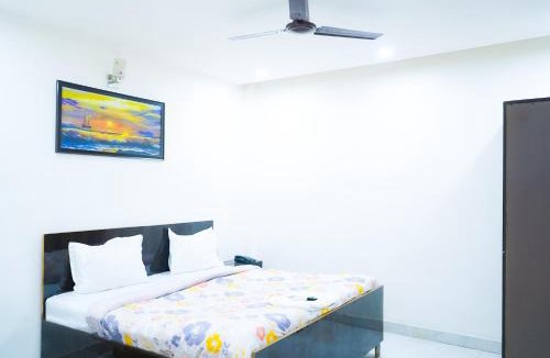Jangpura Hotel | Hotel Tom - Jungpura Chruch Road
