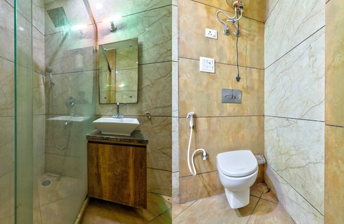 Pashim Vihar Hotel | Hotel Twamev Peeragarhi