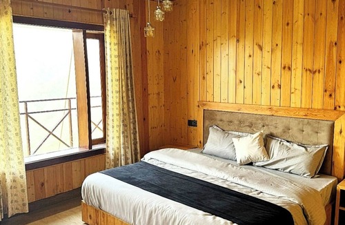 Smanora Range Hotel | Hotel UK Home Stay Mountain View