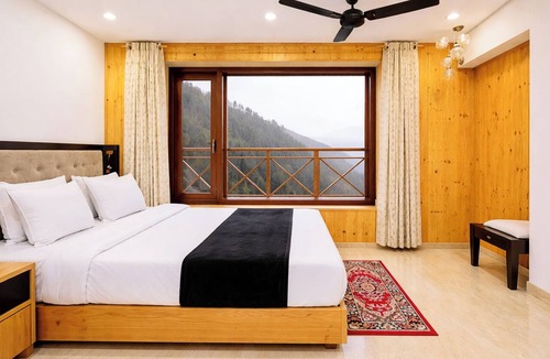 Smanora Range Hotel | Hotel UK Home Stay Mountain View