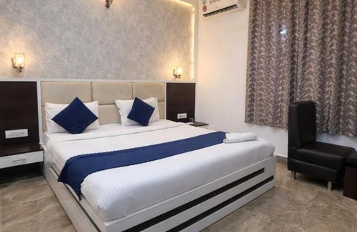 Taj Ganj Hotel | Hotel Urban Stay - By Silver Hospitality