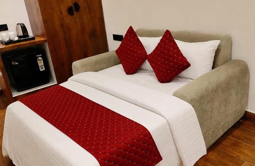 Mahmoorganj Hotel | Hotel Varanasi Ganges Opposite Banaras Railway Station