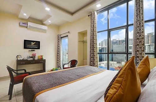 Sector 70 Hotel | Hotel Vibe Blue