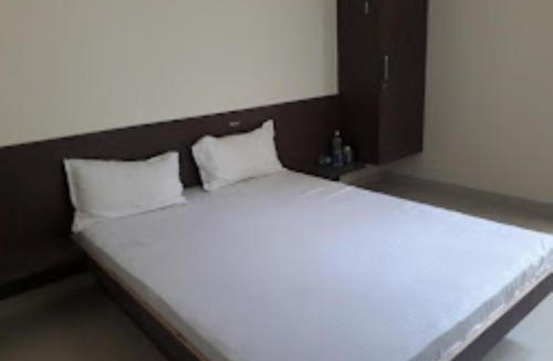 Dhamnod Hotel | Hotel Vinayak Residency,Dhamnod