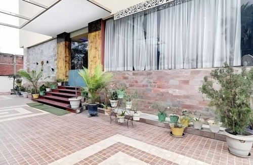 Misrikh Hotel | Hotel Vishwanath Palace
