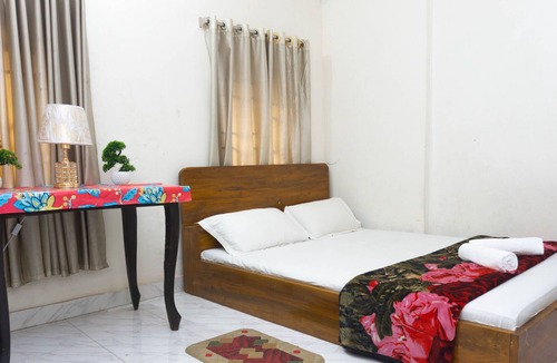 Dhaka Hotel | Hotel White House International Residential, Couple Room - AC