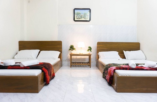 Dhaka Hotel | Hotel White House International Residential - Family Room - AC