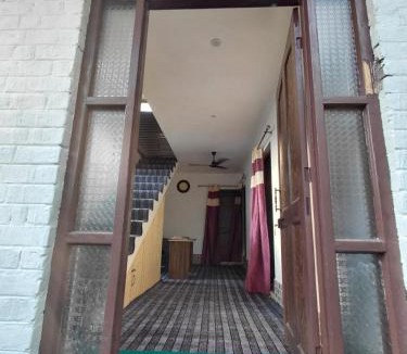 Dal Lake Apartment | Hotel white night