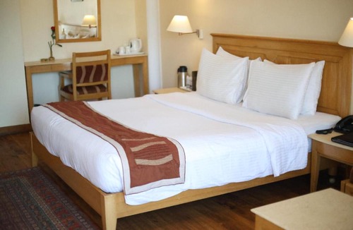 Bemloi Hotel | Hotel Willow Banks, Mall Road Shimla