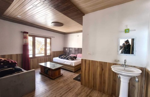 Sector 51 Hotel | Hotel Yamuna Palace
