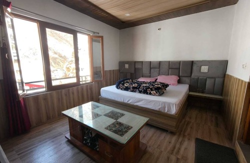 Sector 51 Hotel | Hotel Yamuna Palace
