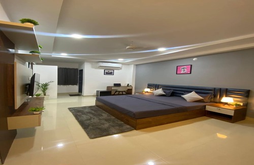 Madhapur Hotel | Housr 78 Madhapur Hyderabad Hitech City