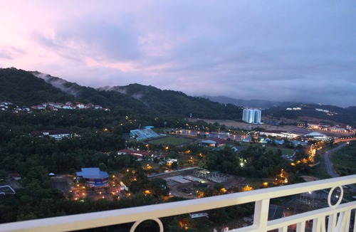 Kota Kinabalu Apartment | HUGE 3 bed ~ Great for big families