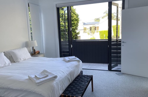 Manly House | Huge stunning beachside home