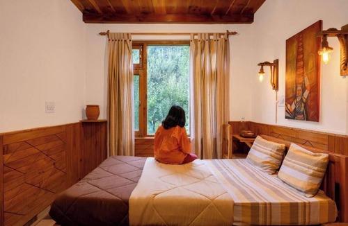 Manali Hotel | Huts And Hunters Cottage Manali