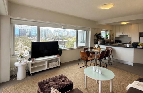 Kirribilli Apartment | Iconic Harbour Views & Free Parking