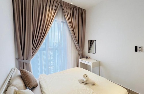 Kuala Lumpur Apartment | ICONIC skyview Living near Trx Klcc Pavilion Velocity