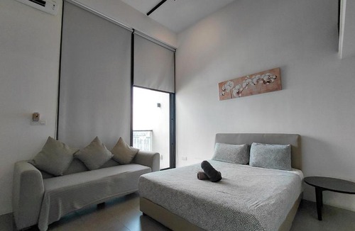 Brickfields Apartment | IHomes33 EST Bangsar KL Sentral LRT 2-4 Pax, IH3A