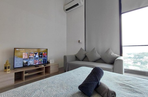 Brickfields Apartment | IHomes33 EST Bangsar KL Sentral LRT 2-4 Pax, IH3A