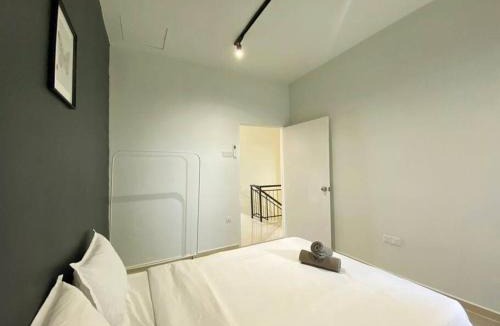 Bukit Tengah House | IKEA Modernism House 10Pax`Near Icon City