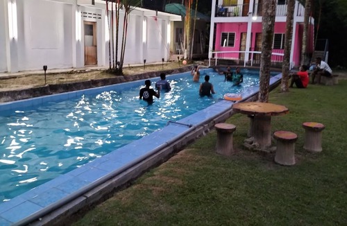 Hulu Langat Apartment | Iman D'Semungkis Resort & Training Cente