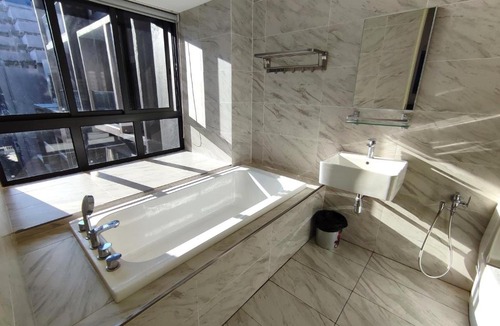 Taman Melaka Raya Apartment | Imperio Romantic Bathtub Studio Melaka l Free Parking l Self Check In