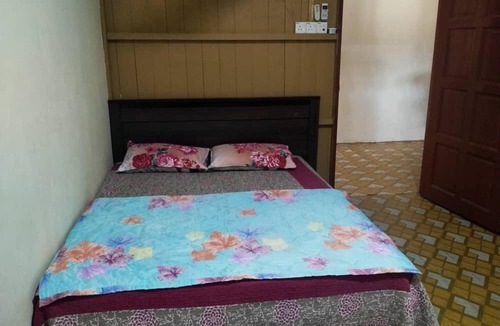 Kampung Ru Muda House | Inap D'Pata @ Marang with Pool and scenic seaview