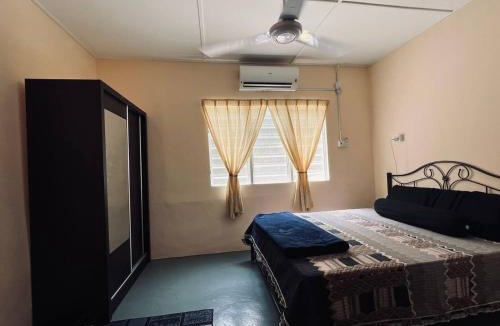 Sekinchan House | Inap Desa R'Sawit - A dan B